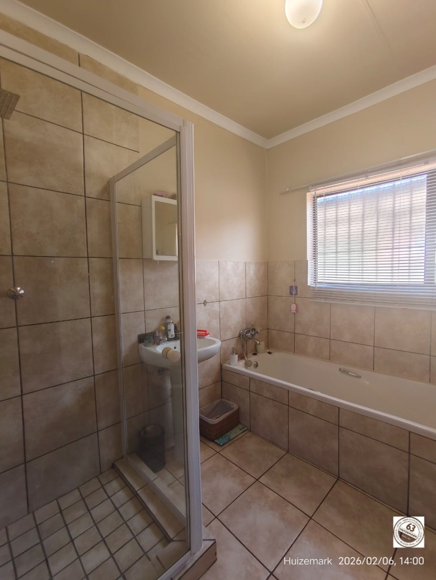 1 Bedroom Property for Sale in Vaalpark Free State